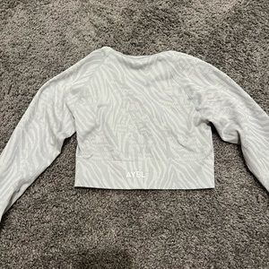 COPY - AYBL Evolve Animal Seamless Long Sleeve Crop Top Size S